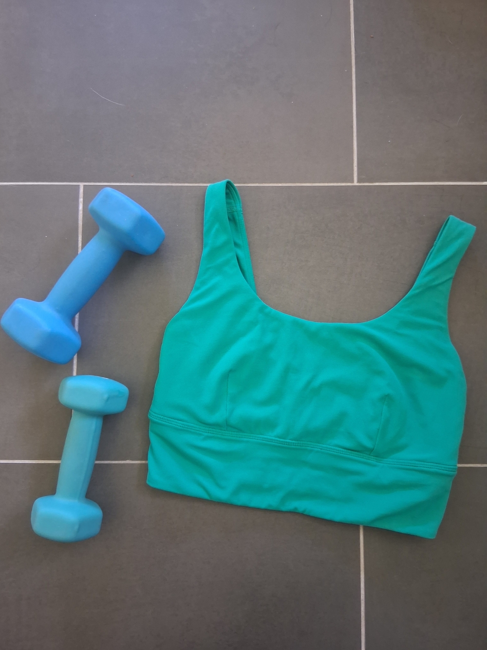 LULULEMON - GREEN SPORTS BRA ⚽️🏀🏐 - Picture 1 of 4